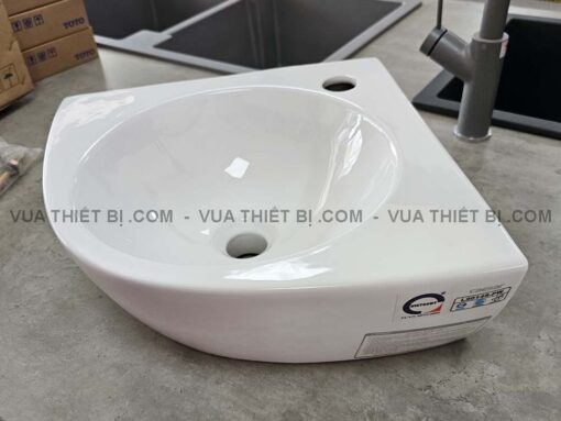 Hinh anh thuc te Chau lavabo treo tuong CAESAR L2014 goc 2