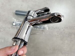 Hinh anh thuc te Voi lavabo TOTO TVLM102NSR nong lanh 5