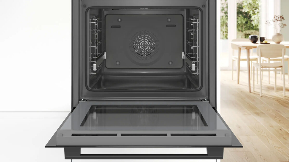 Khoang-bên-trong-Lò-nướng-Bosch-HBG5370B0-Serie-4