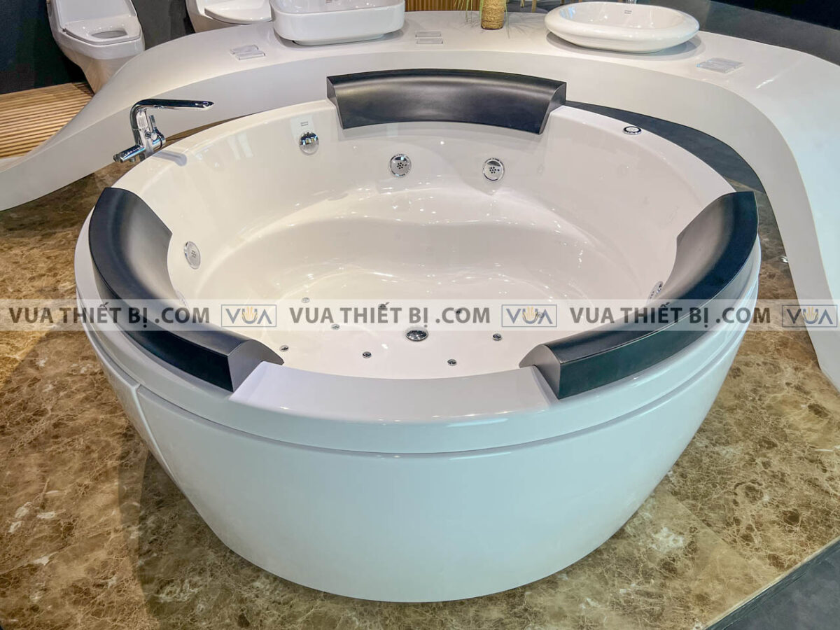 anh thuc te bon tam lap the massage american standard 70212100 wt wf 6816 3