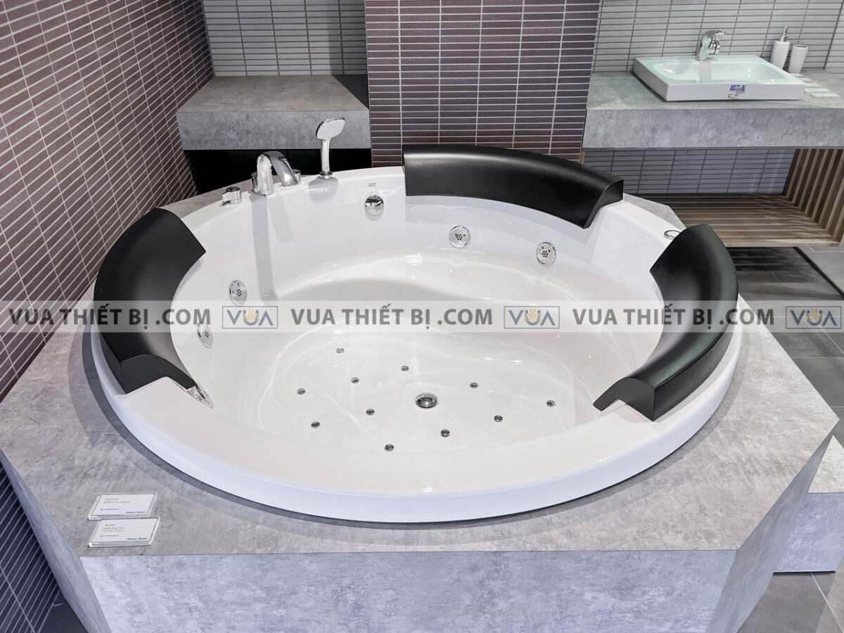 anh thuc te bon tam xay massage american standard 70202100 wt voi sen wf 6800 2