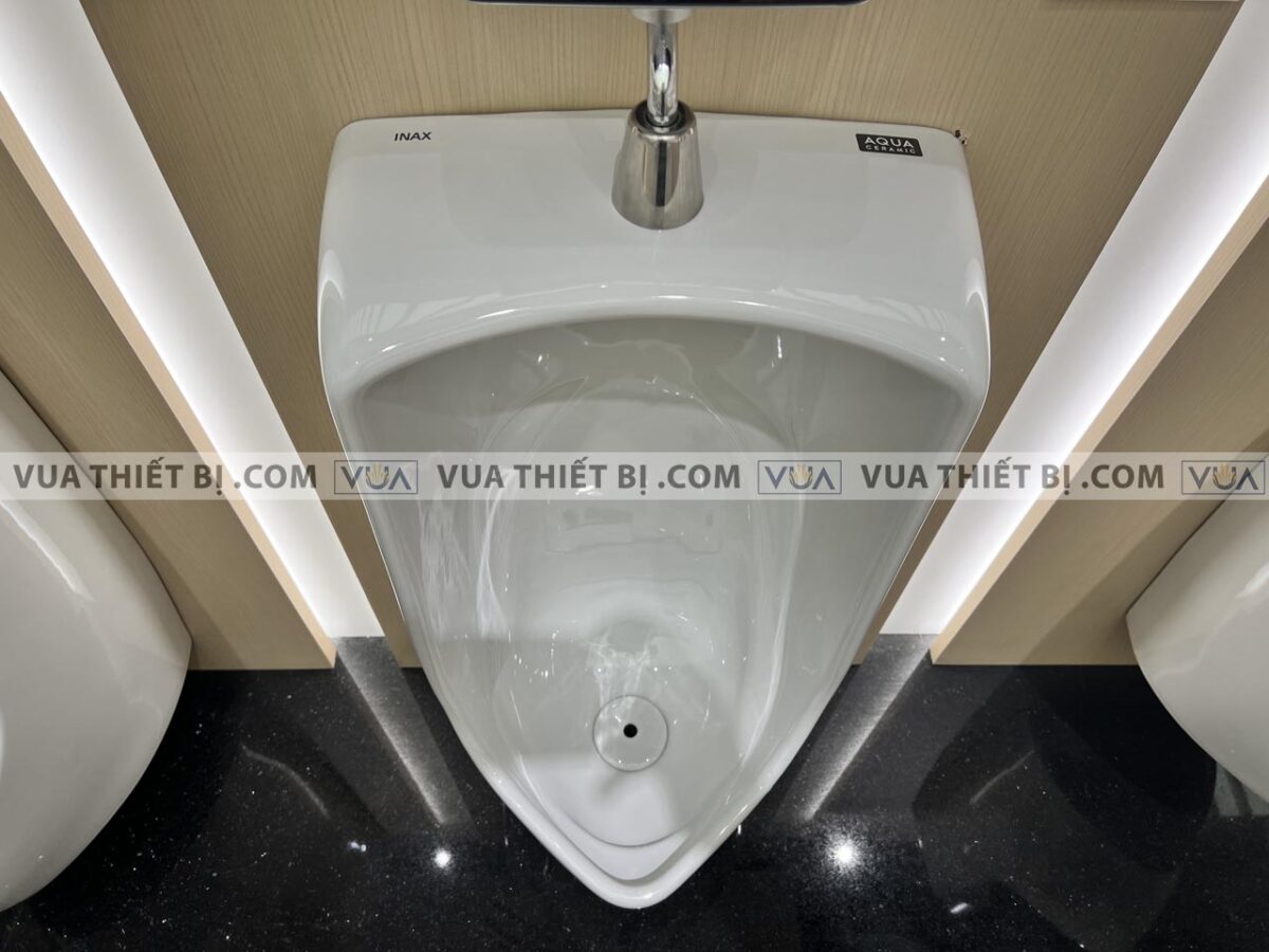 anh thuc te bon tieu nam inax treo tuong aqua ceramicinax au 411v okuv 120a_b 5 1