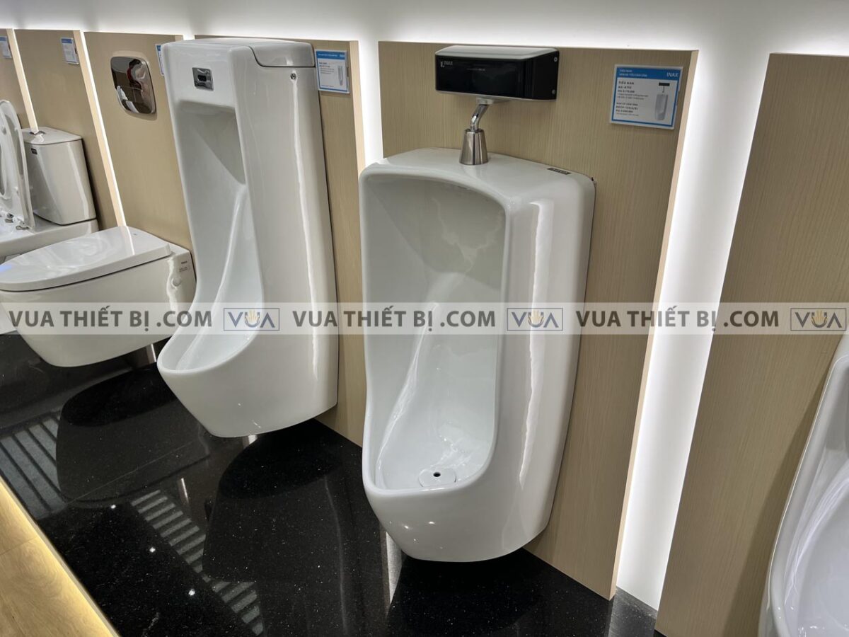 anh thuc te bon tieu nam inax treo tuong aqua ceramicinax au 411v okuv 120a_b 5 2