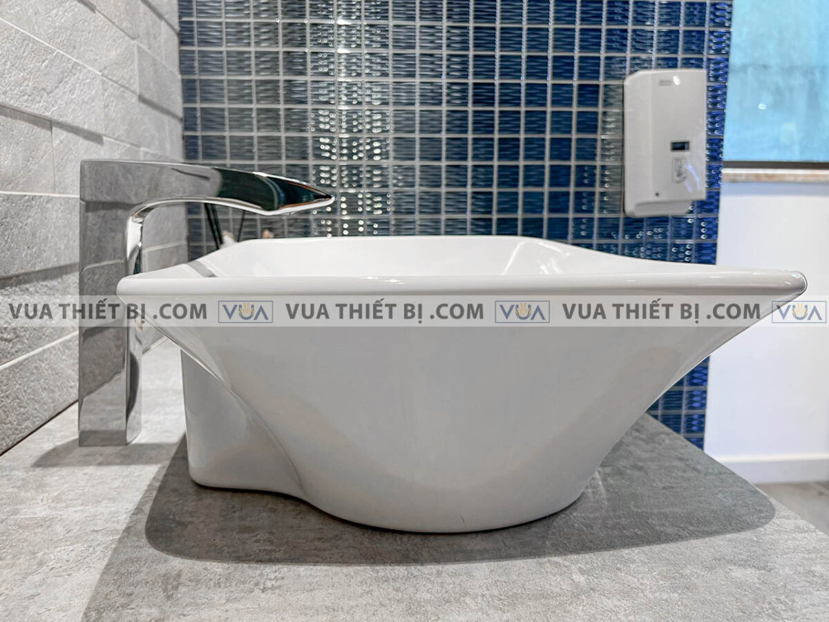 anh thuc te chau lavabo american standard wp f602 dat ban voi wf 8507dc 4