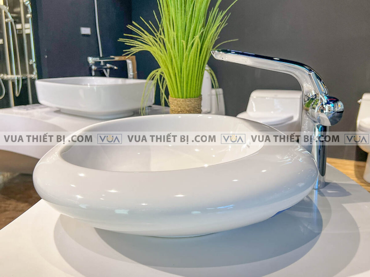 anh thuc te chau lavabo american standard wp f640 dat ban voi wf 6802 1