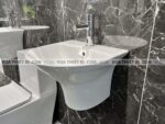 anh thuc te chau lavabo viglacera v63 treo tuong voi vg1023 4