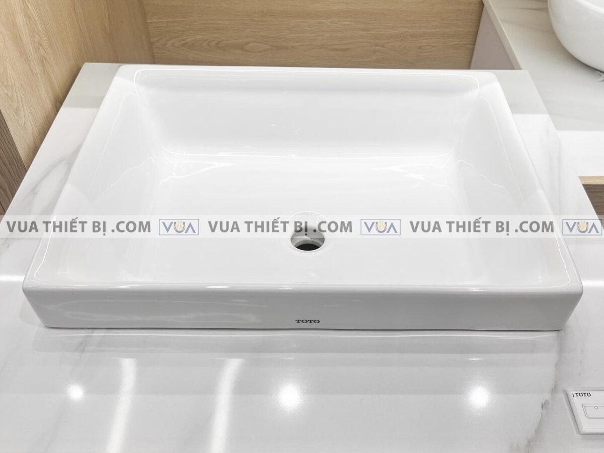 anh thuc te chau rua mat lavabo toto l1715w dat ban 2