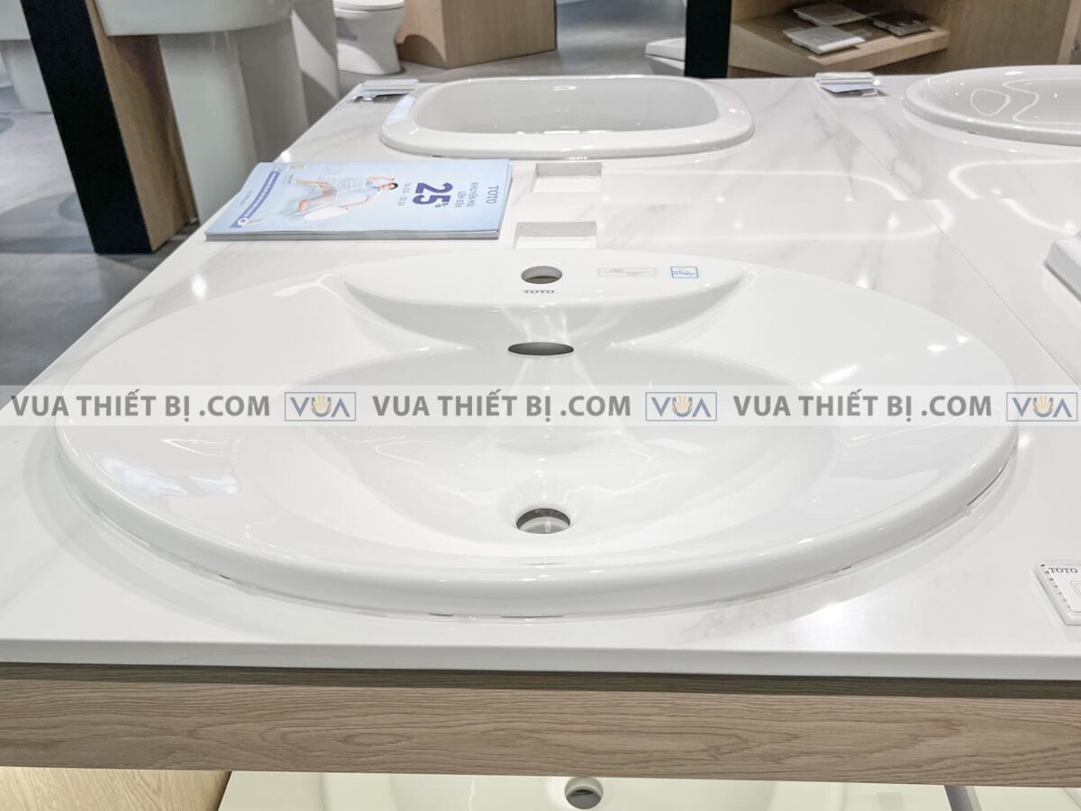 anh thuc te chau rua mat lavabo toto l909c duong vanh 3