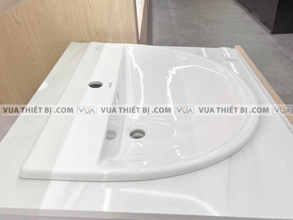 anh thuc te chau rua mat lavabo toto l946crw duong vanh 4