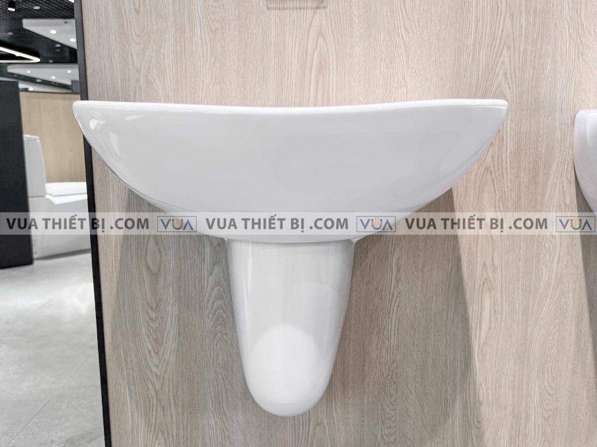 anh thuc te chau rua mat lavabo toto lht240csw chan lung treo tuong 1