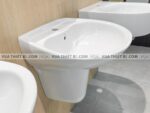 anh thuc te chau rua mat lavabo toto lht300cr lht300cm lht300crm chan lung treo tuong 3