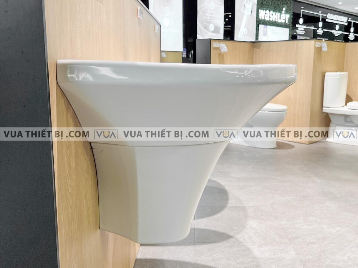 anh thuc te chau rua mat lavabo toto lht947csw chan lung treo tuong 3