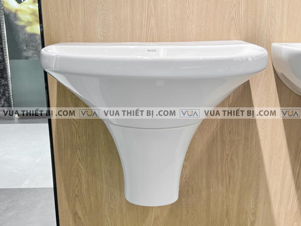 anh thuc te chau rua mat lavabo toto lht947csw chan lung treo tuong 4