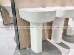 anh thuc te chau rua mat lavabo toto lpt766cxw chan dai treo tuong 1