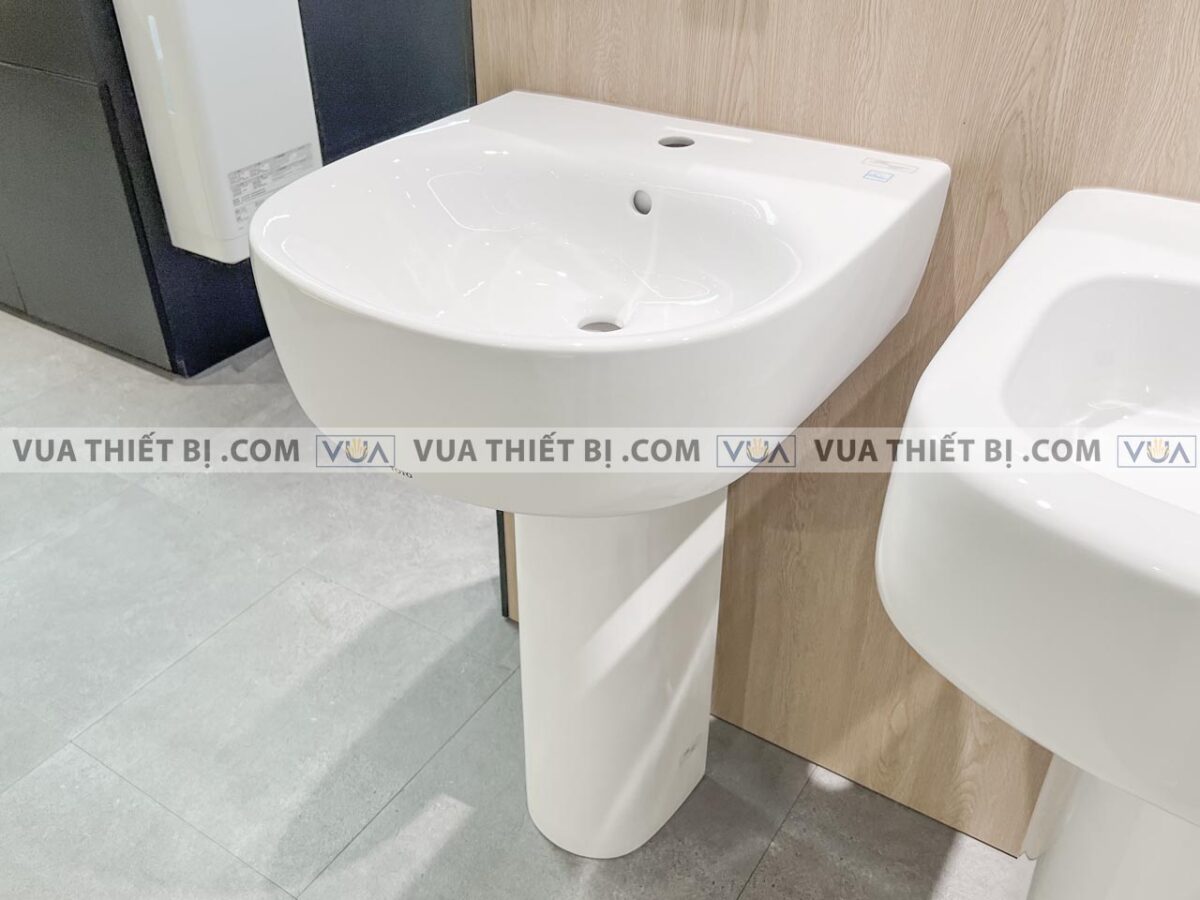 anh thuc te chau rua mat lavabo toto lpt766cxw chan dai treo tuong 3