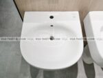 anh thuc te chau rua mat lavabo toto lpt766cxw chan dai treo tuong 4