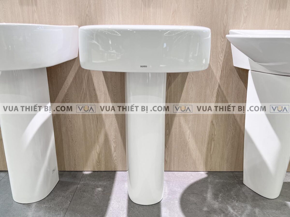 anh thuc te chau rua mat lavabo toto lpt767cxw chan dai treo tuong 1