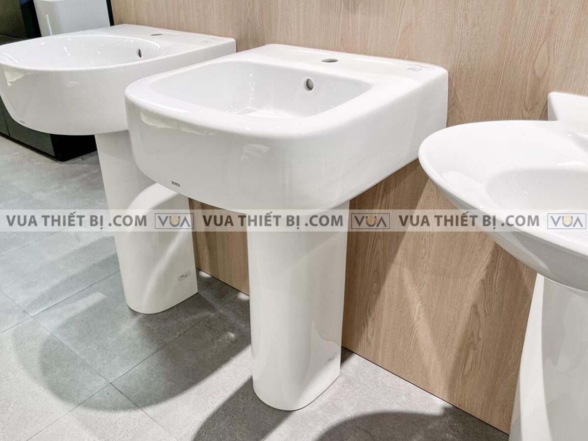 anh thuc te chau rua mat lavabo toto lpt767cxw chan dai treo tuong 2