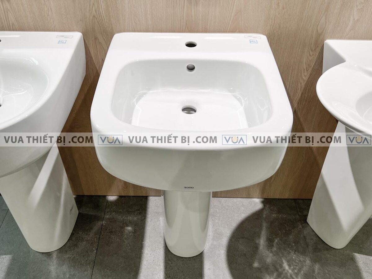 anh thuc te chau rua mat lavabo toto lpt767cxw chan dai treo tuong 4