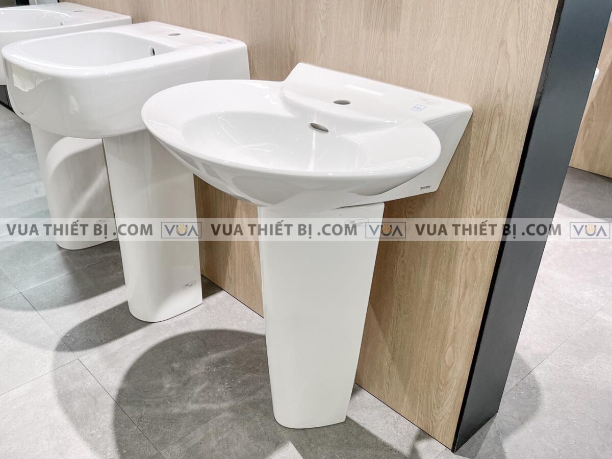anh thuc te chau rua mat lavabo toto lpt908cxw chan dai treo tuong 2