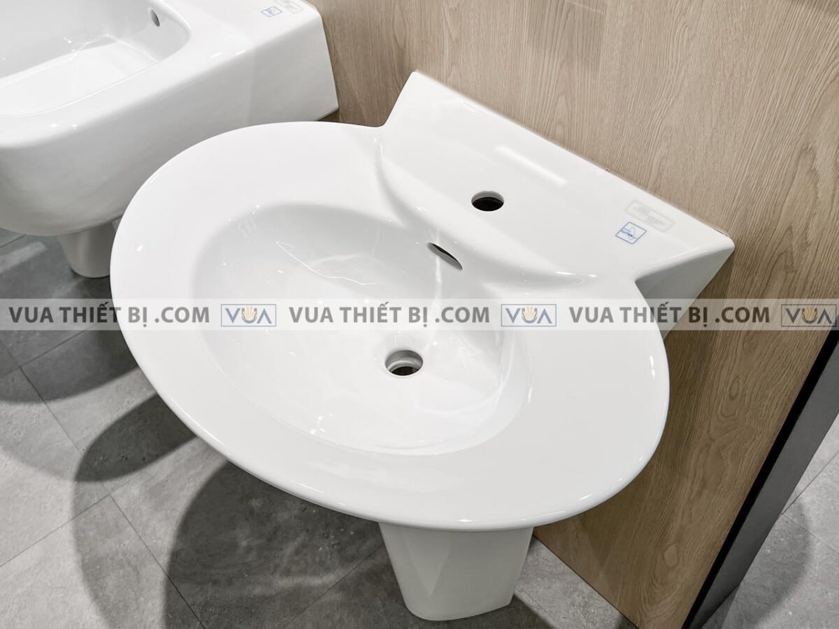 anh thuc te chau rua mat lavabo toto lpt908cxw chan dai treo tuong 4