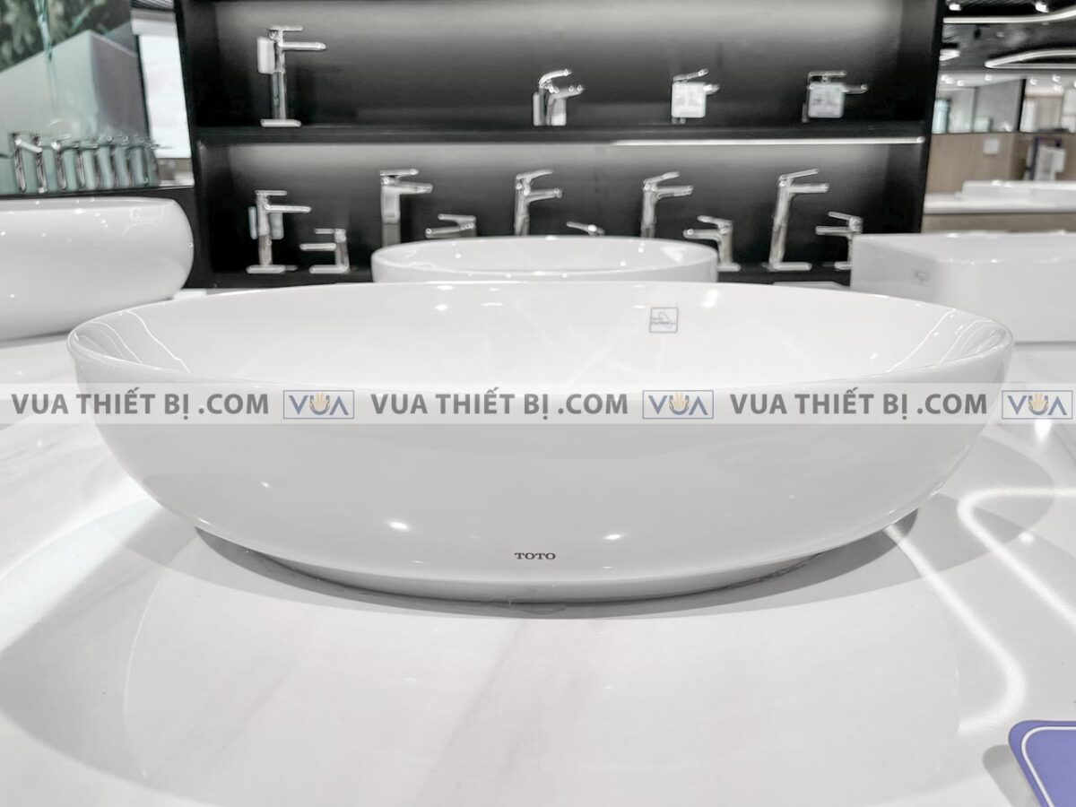 anh thuc te chau rua mat lavabo toto lt1705xw dat ban 7