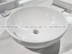 anh thuc te chau rua mat lavabo toto lt1706 dat ban 1