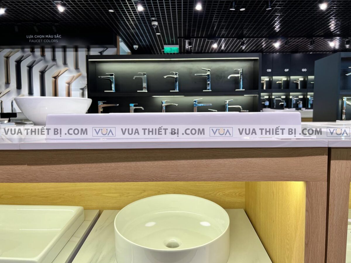 anh thuc te chau rua mat lavabo toto lt1717xw dat ban 4