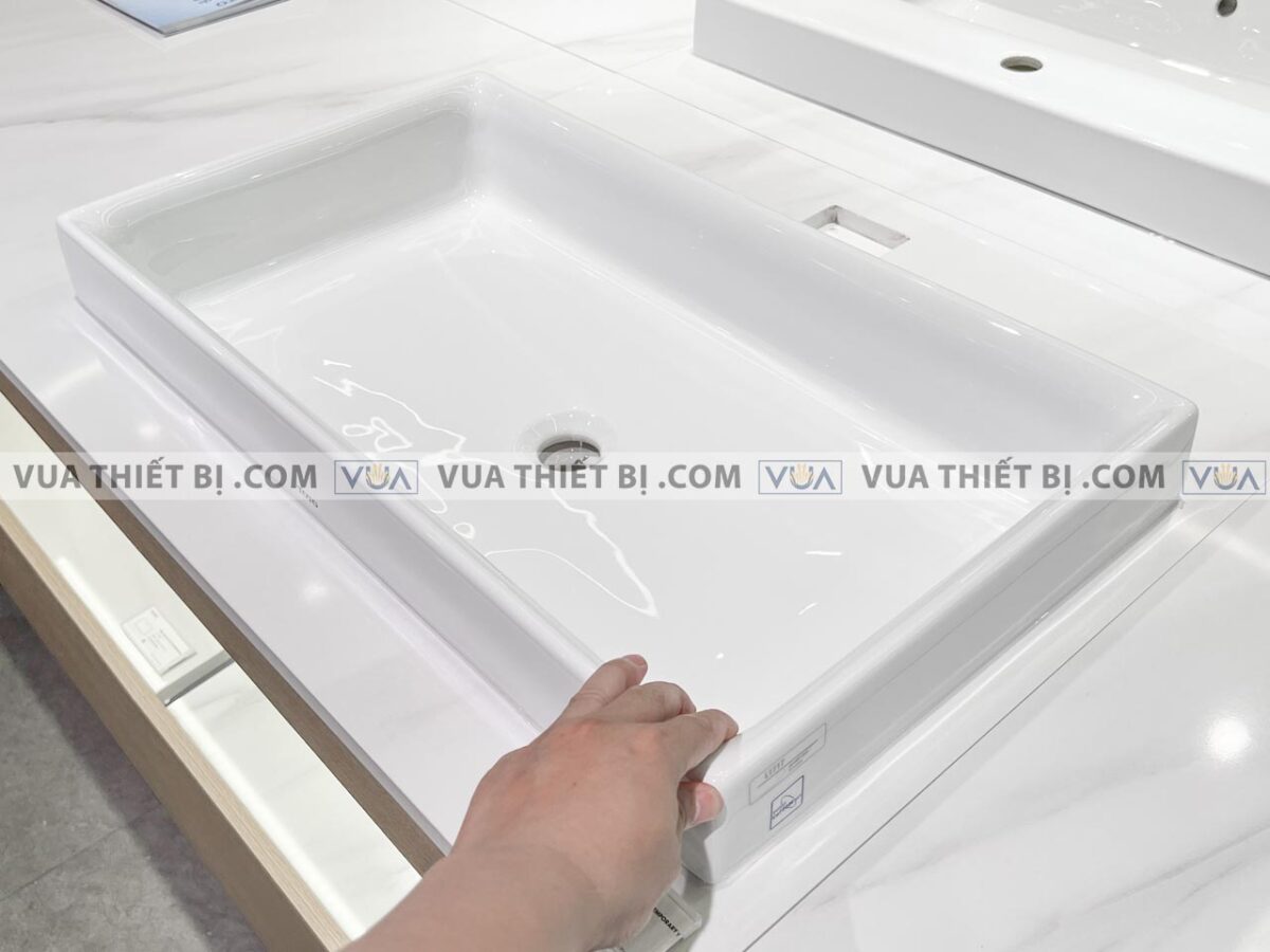 anh thuc te chau rua mat lavabo toto lt1717xw dat ban 5
