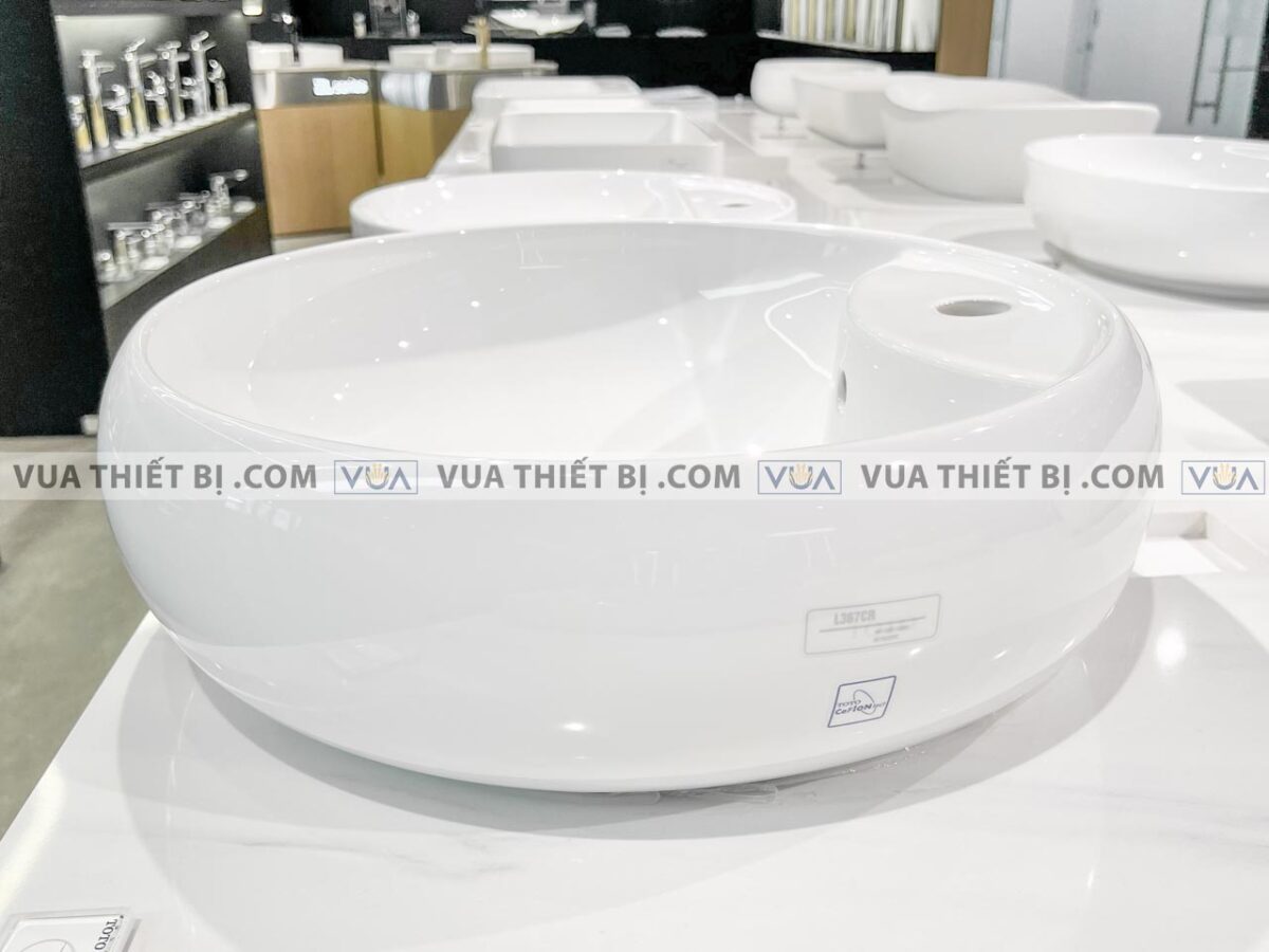 anh thuc te chau rua mat lavabo toto lt367crw dat ban 3