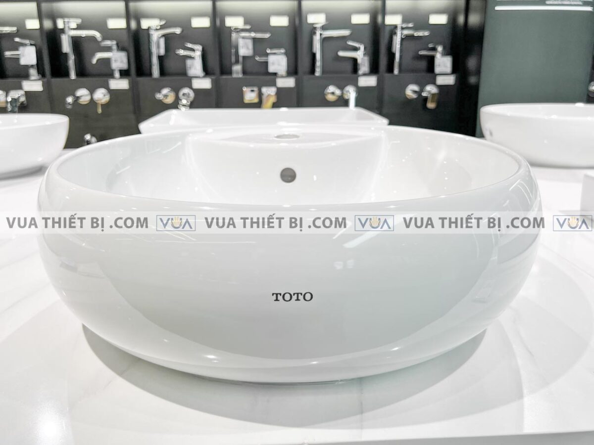 anh thuc te chau rua mat lavabo toto lt367crw dat ban 5