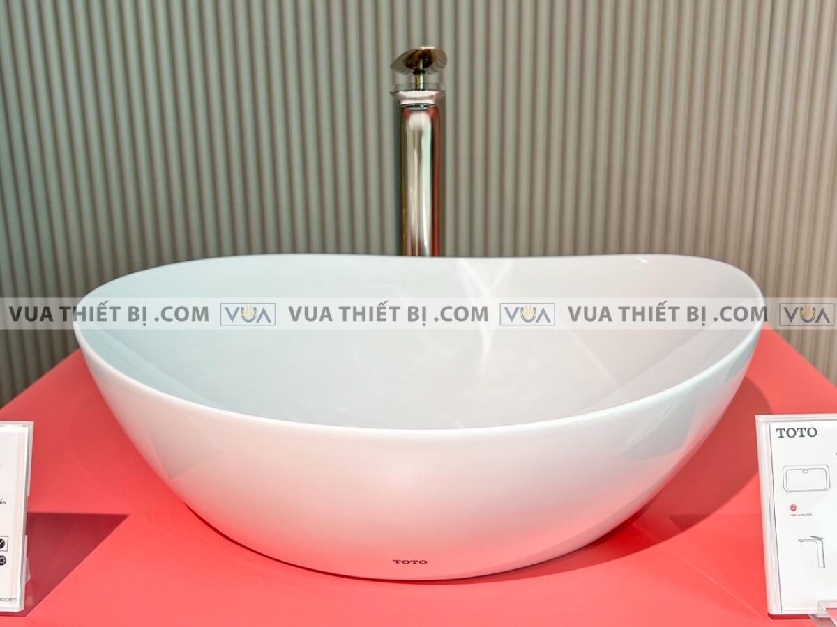 anh thuc te chau rua mat lavabo toto lt4704g19 dat ban voi tlp03301a1bn 2