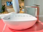 anh thuc te chau rua mat lavabo toto lt4704g19 dat ban voi tlp03301a1bn 3