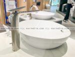 anh thuc te chau rua mat lavabo toto lt4704g19xw dat ban voi tlp03301a1bn 3