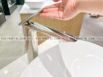anh thuc te chau rua mat lavabo toto lt4704g19xw dat ban voi tlp03301a1bn 4
