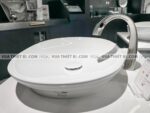 anh thuc te chau rua mat lavabo toto lt4706xw voi tlp01701jbn dat ban 2 1