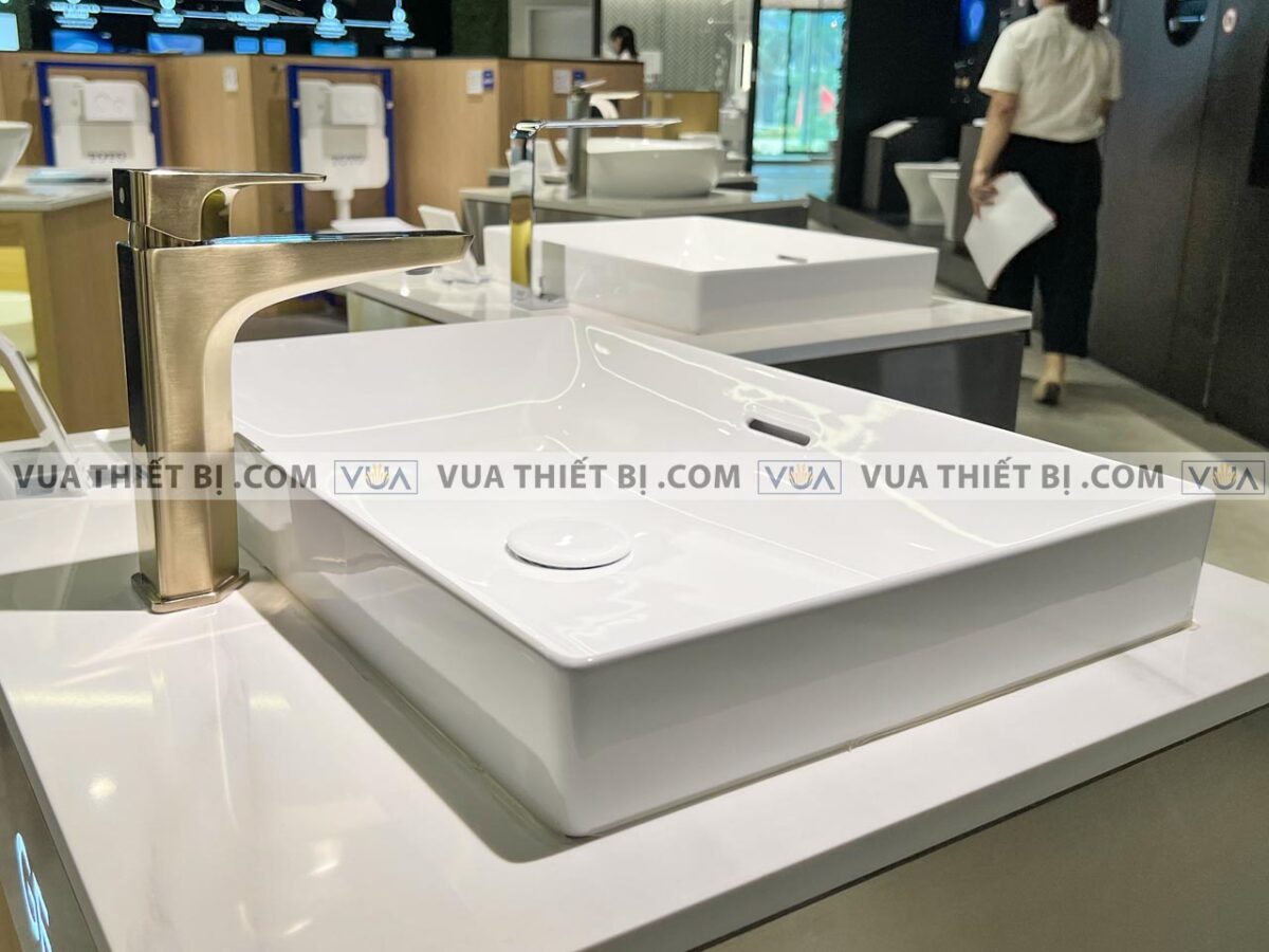 anh thuc te chau rua mat lavabo toto lt4716g19 dat ban voi tlg07303bbfg 6