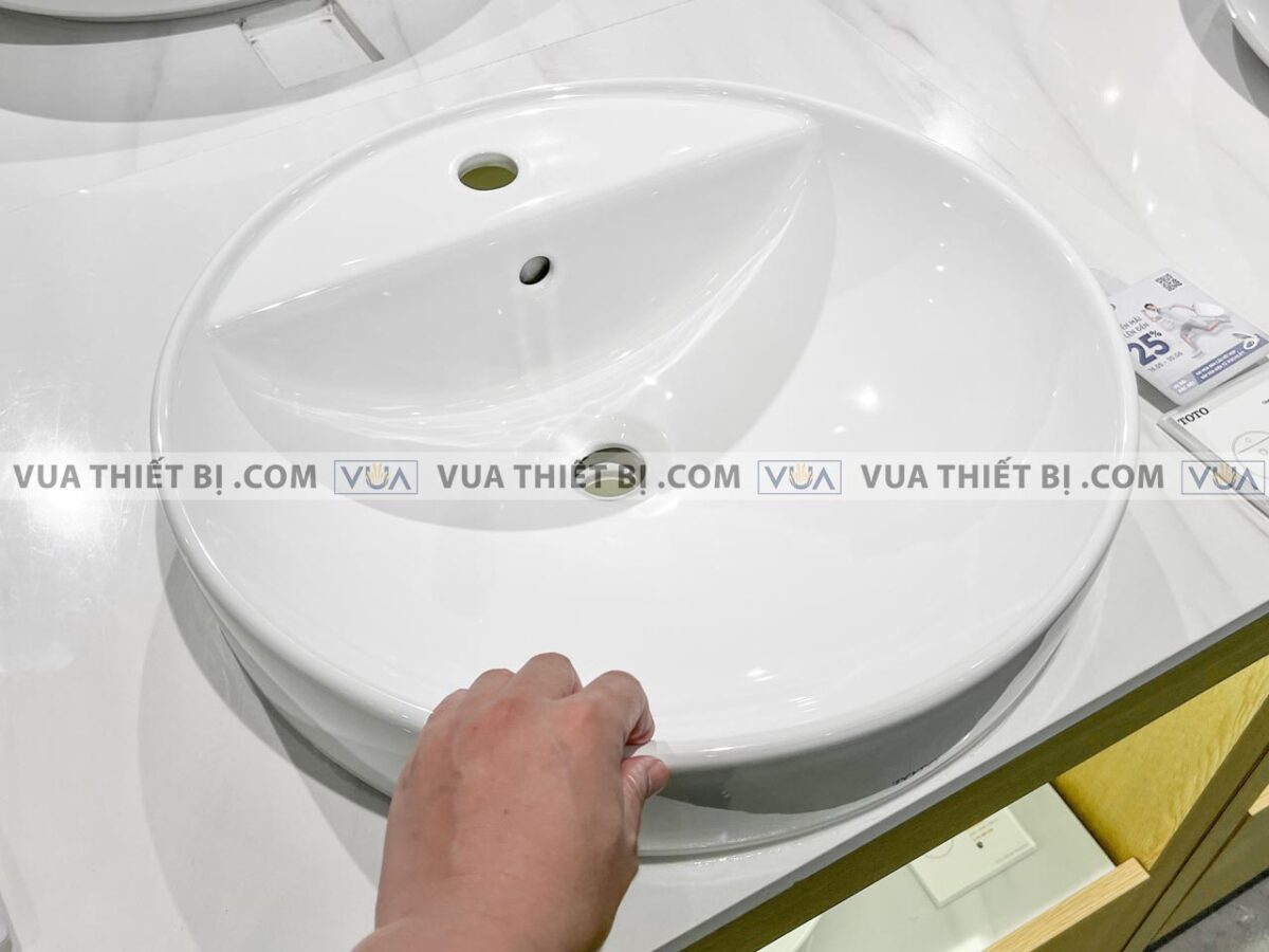 anh thuc te chau rua mat lavabo toto lt700ctr dat ban 8