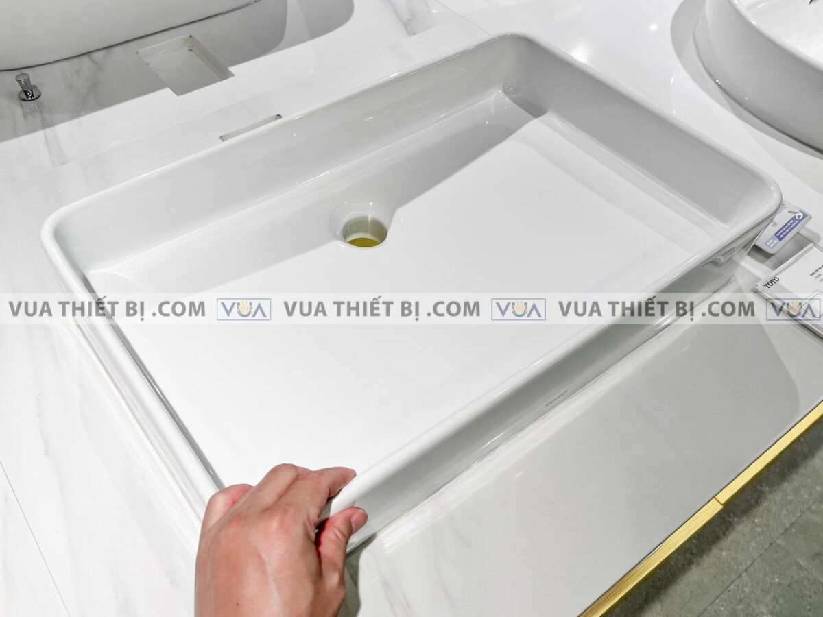 anh thuc te chau rua mat lavabo toto lt952 dat ban 7
