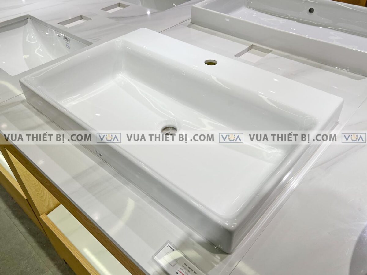 anh thuc te chau rua mat lavabo toto lw1617cw dat ban 1
