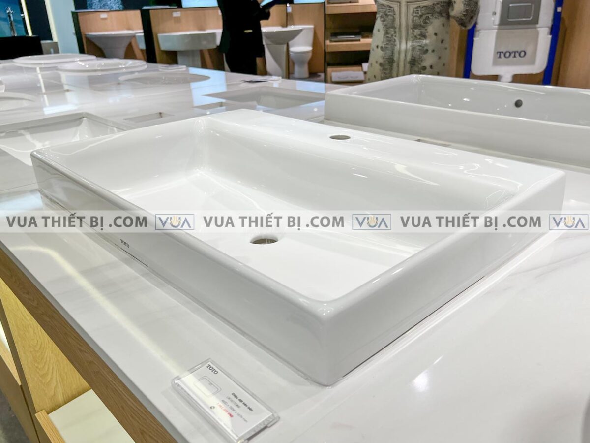 anh thuc te chau rua mat lavabo toto lw1617cw dat ban 3