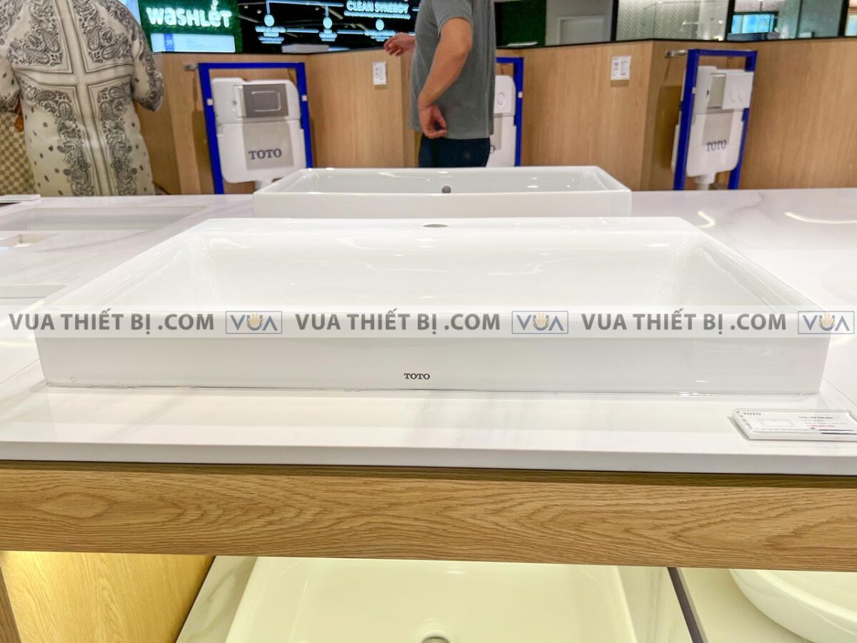 anh thuc te chau rua mat lavabo toto lw1617cw dat ban 5