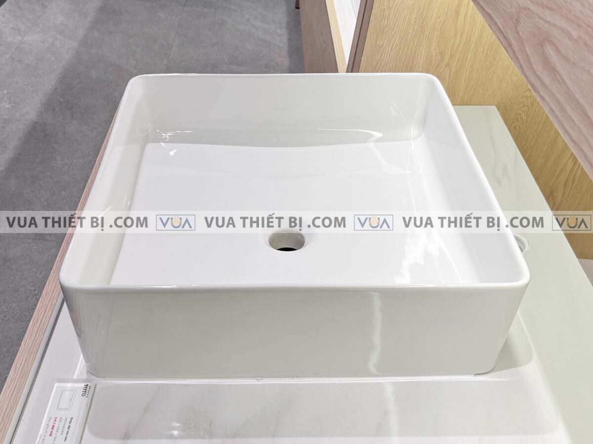 anh thuc te chau rua mat lavabo toto lw574jwf dat ban 3