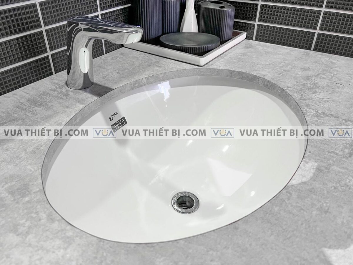 anh thuc te voi chau lavabo inax amv 50b cam ung dung pin chi lanh 3