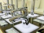 anh thuc te voi chau lavabo inax lfv 112s nong lanh 2