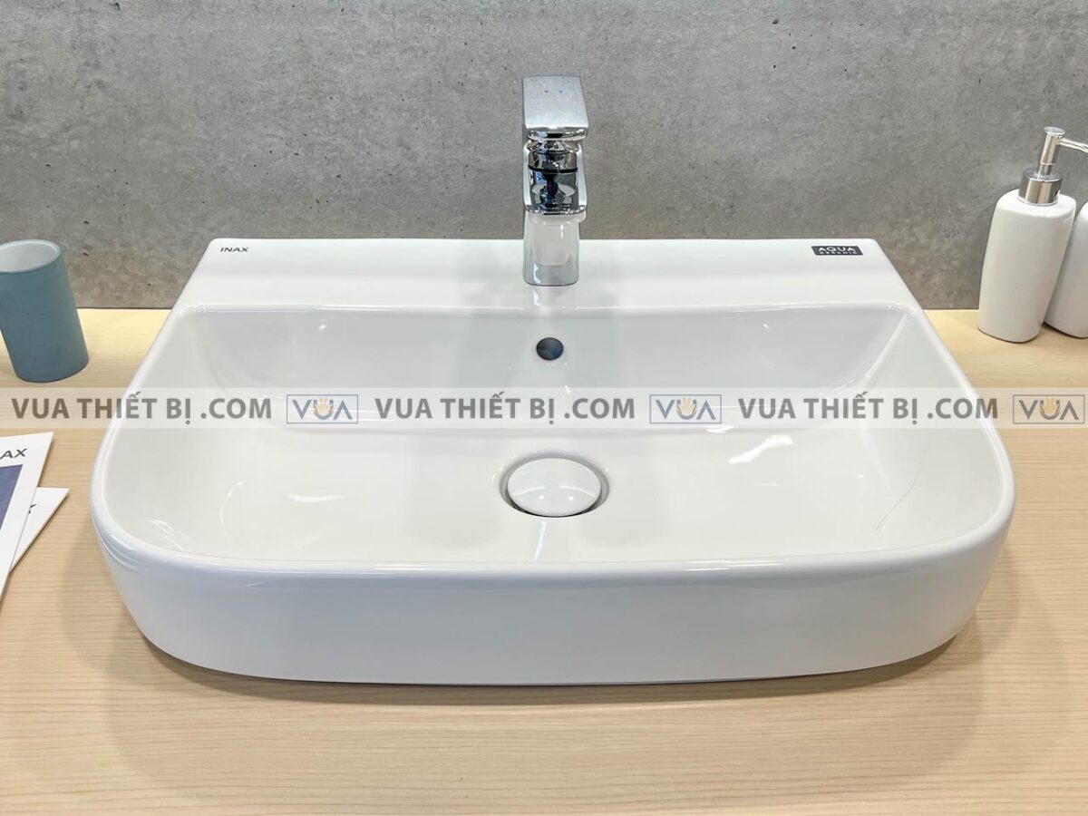 anh thuc te voi chau lavabo inax lfv 632s nong lanh 5