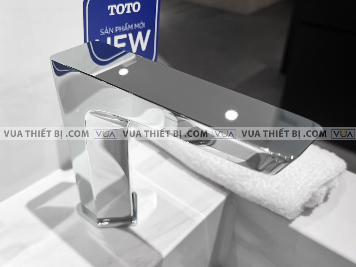 anh thuc te voi chau lavabo toto tle20006a cam ung 3