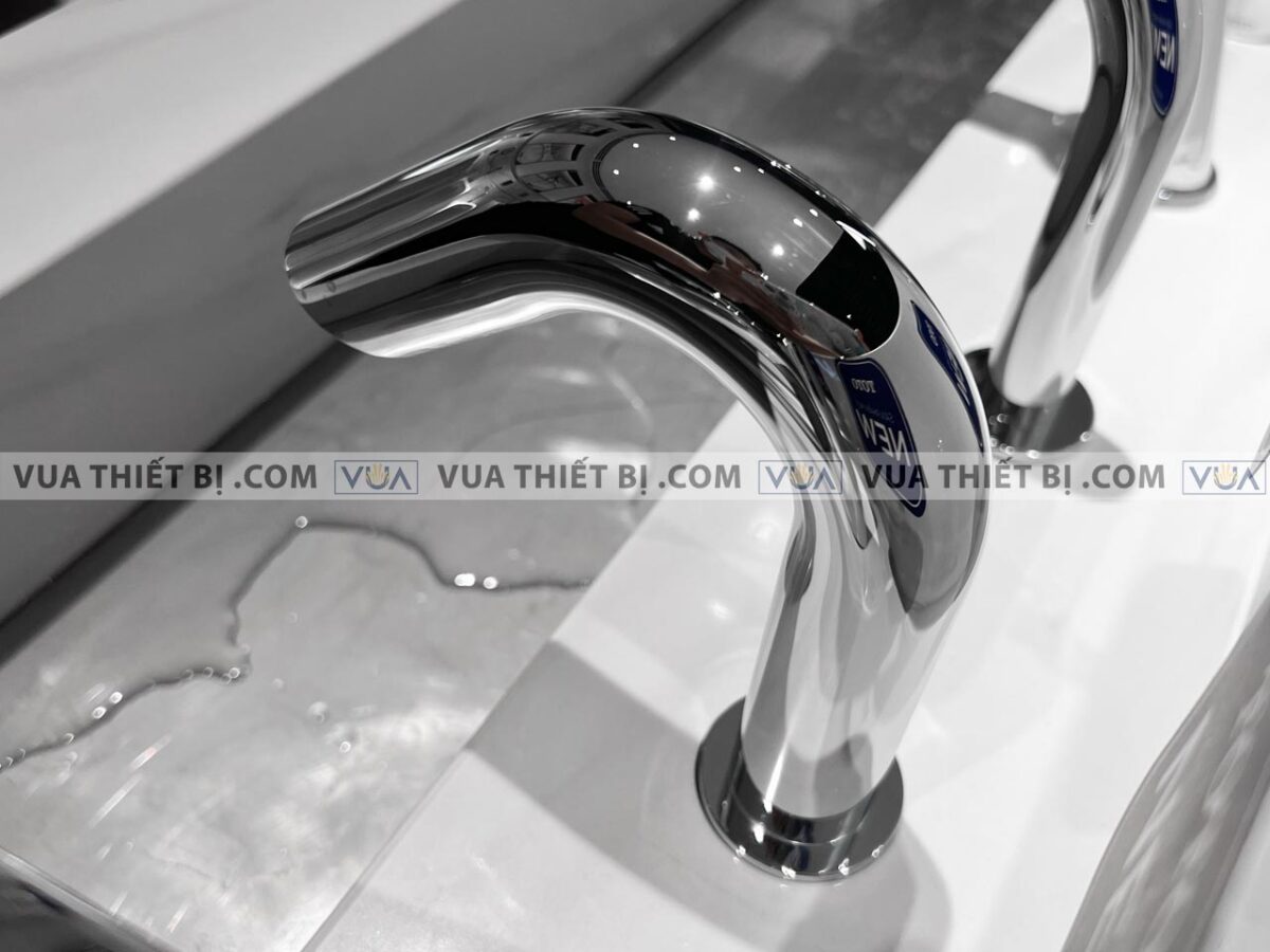 anh thuc te voi chau lavabo toto tle28002a cam ung3
