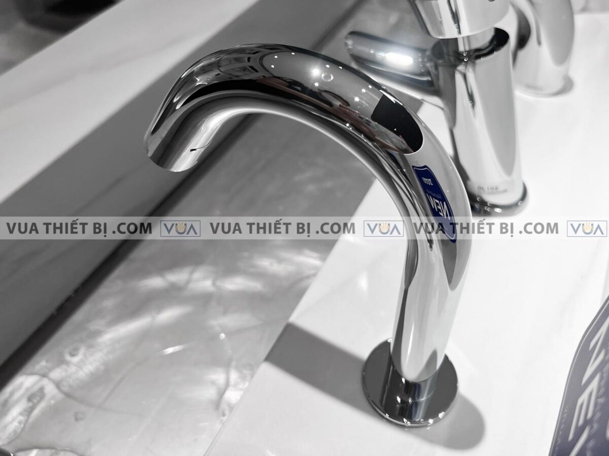 anh thuc te voi chau lavabo toto tle29002a cam ung 3
