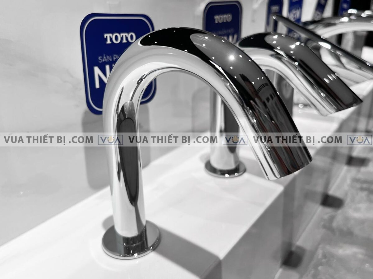 anh thuc te voi chau lavabo toto tle29002a cam ung 4